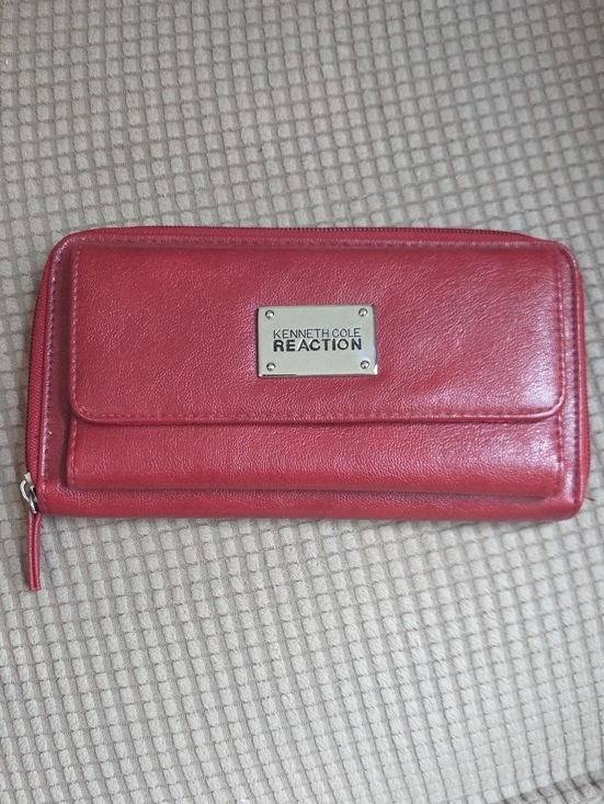 Kenneth Cole Reaction Handbags - Kenneth Cole Reaction Red Leather Zip Wallet with Logo Plaque